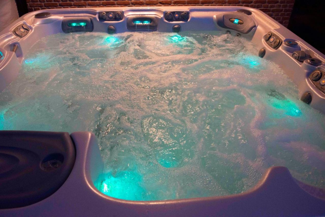 Studiobeerse Met Sauna Zwembad En Spa Apartman Kültér fotó